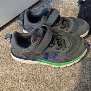 Under armour 2y shoes